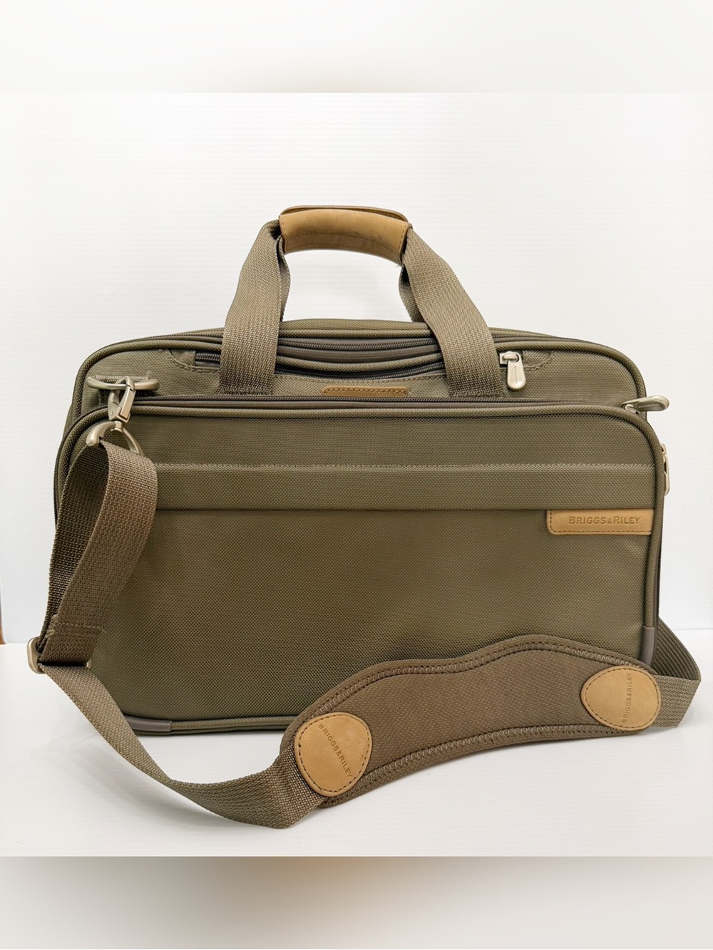 BRIGGS & RILEY BASELINE EXPANDABLE CABIN BAG, OLIVE